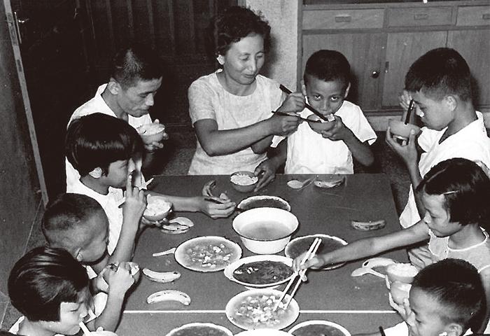 接辦台北大同育幼院