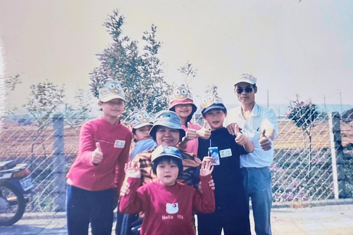 寄家榮退，唯愛不離，不忘愛的初心
