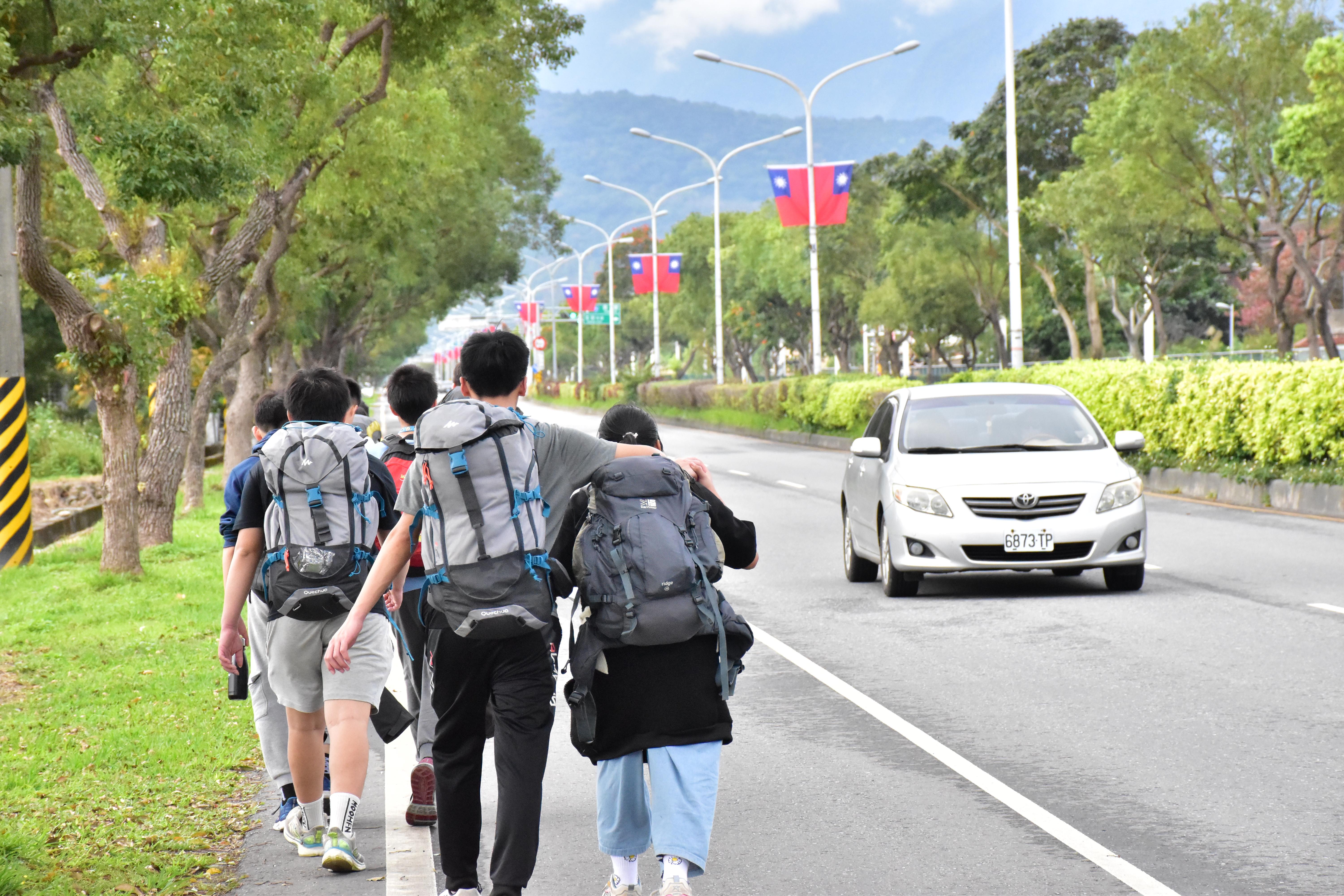 鐵腿步行75公里之勇腳的少年們
