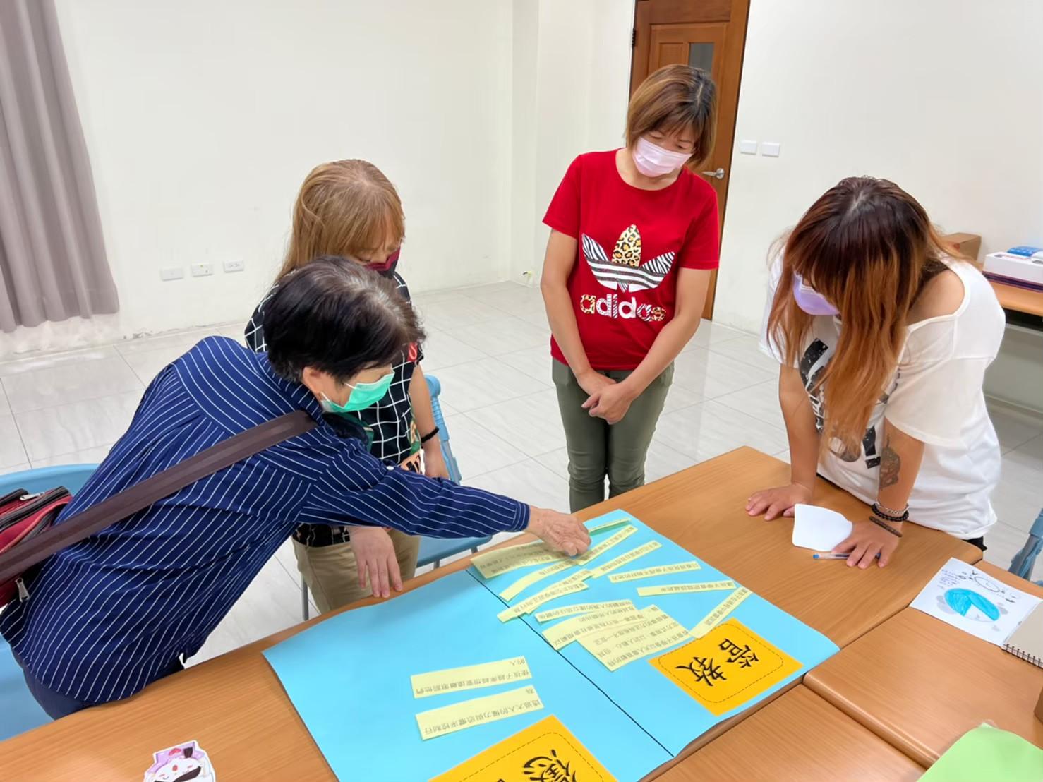 引進美國ACT安全養育孩子課程、澳洲合作式評估與計畫架構、美國賦權親職教育