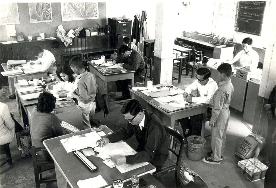 1965至1971年間陸續於台灣各地設立家扶中心，服務據點遍及全台及離島