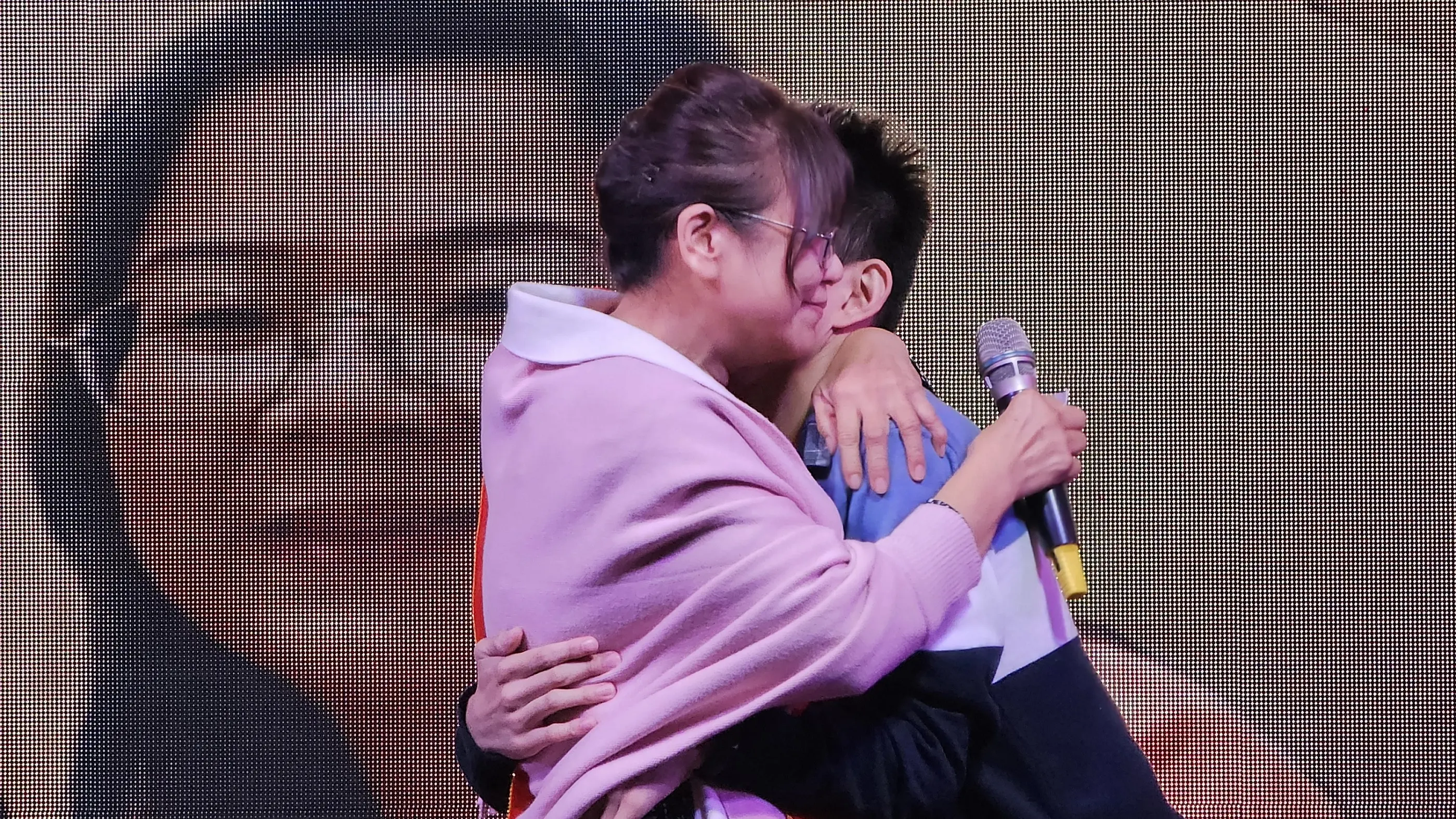 鋼鐵媽媽-陳女士 用雙倍的愛灌溉他們的家